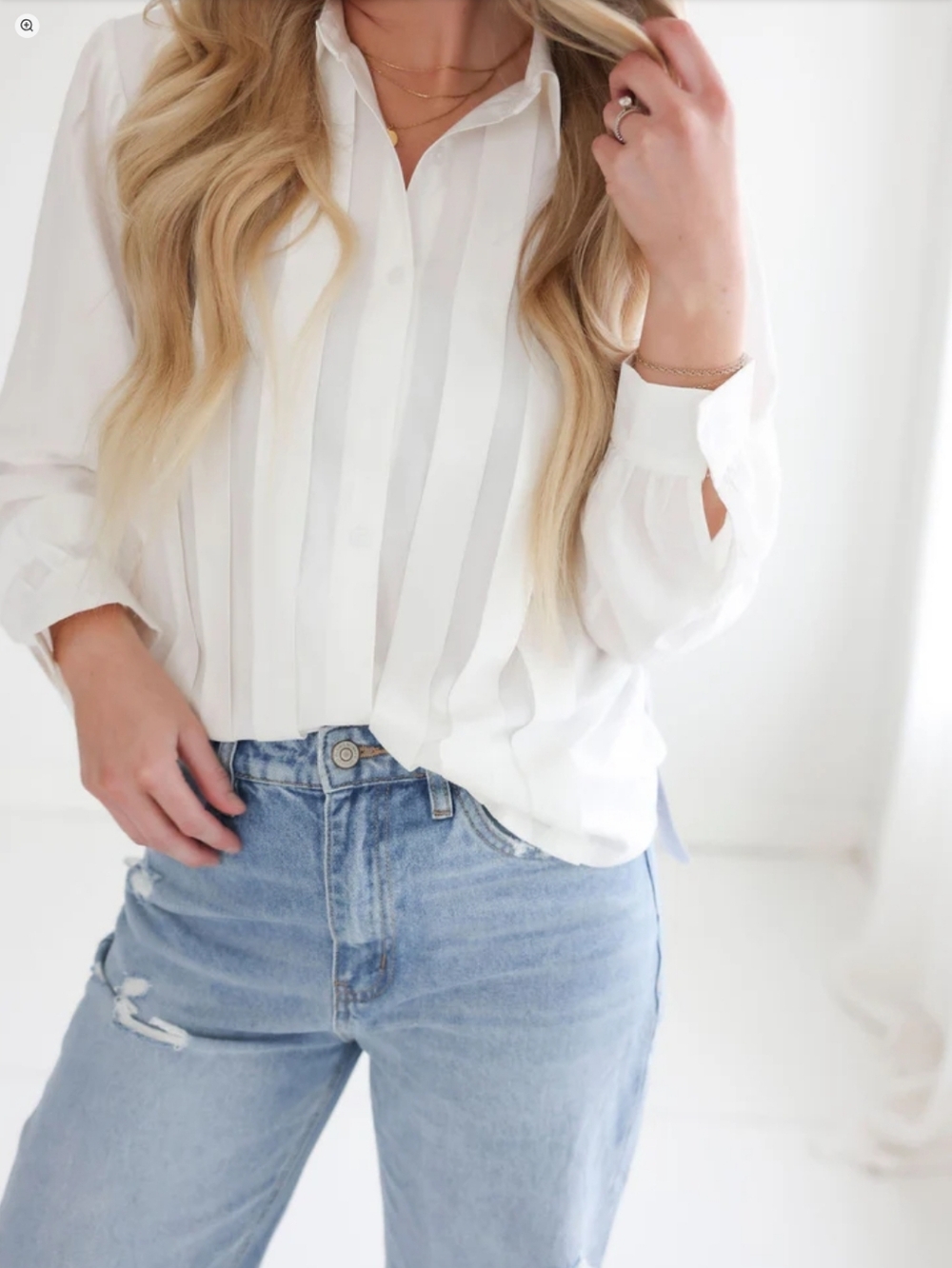 Boutique Demi Pleated white button-up Blouse Medium NWT Lumiere